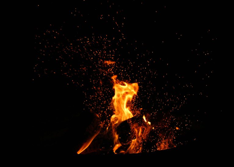 découvrez tout sur le feu : son origine, ses différentes formes et son rôle dans la nature.